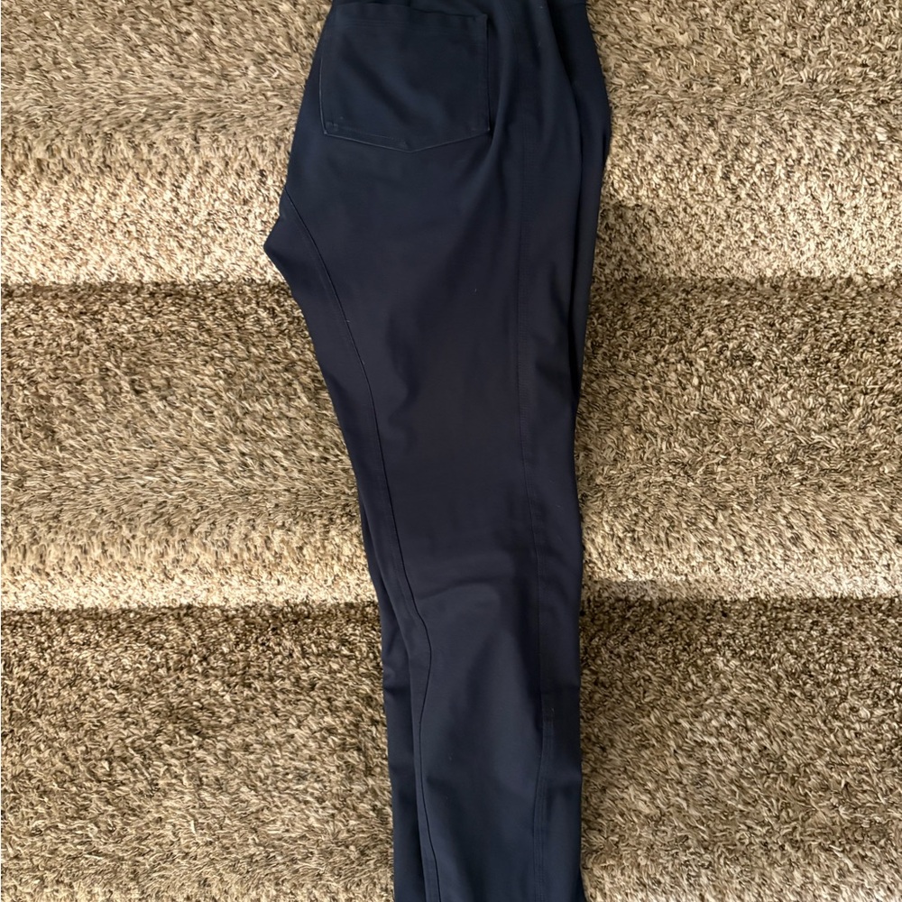 Lululemon Urbanite Pant, Inkwell, Size 6, Excellent condition.
